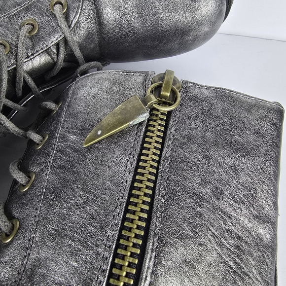 Seven 7 Women's Silver Metallic Lace-Up Mr. Zipper Combat Zip Boots, Size: 10 - Picture 8 of 13